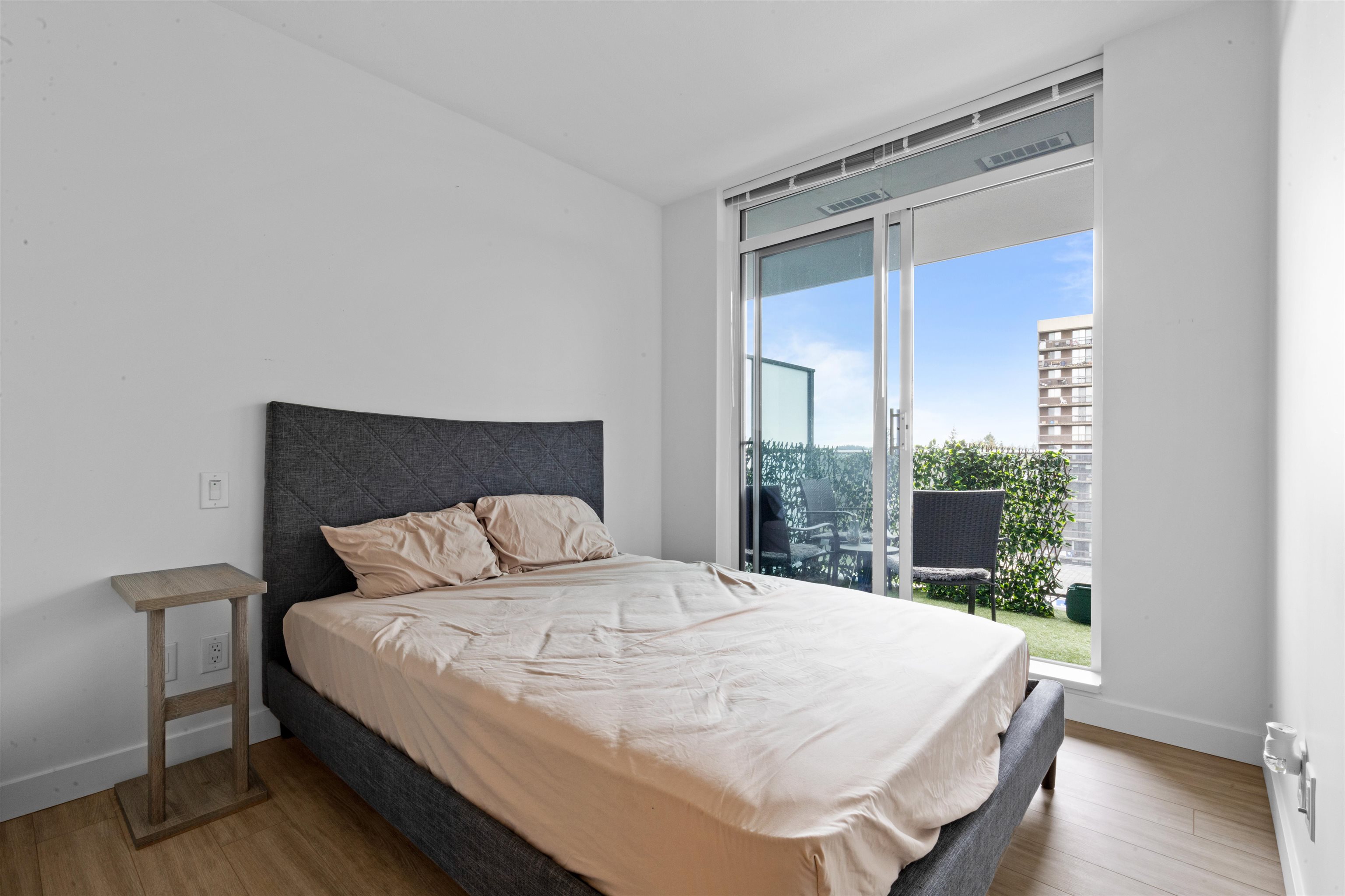 804-13615 Fraser, Surrey, BC, V3T 0P7 - 9