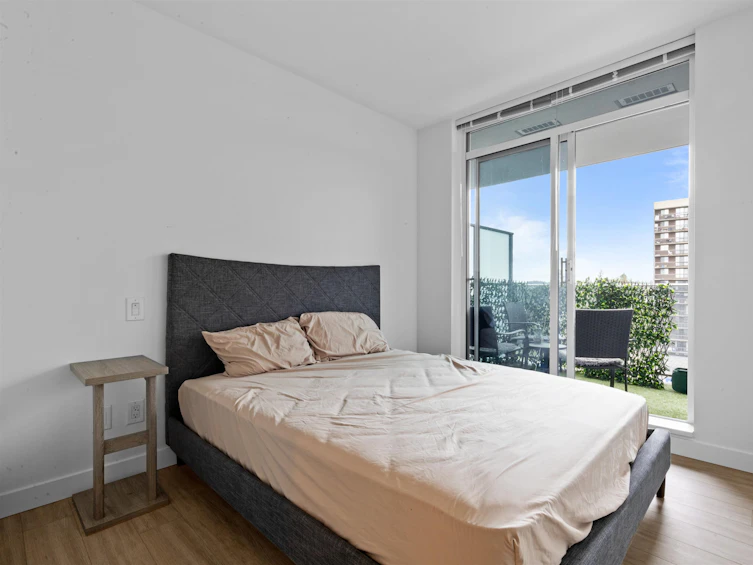 804-13615 Fraser, Surrey, BC, V3T 0P7 - 9