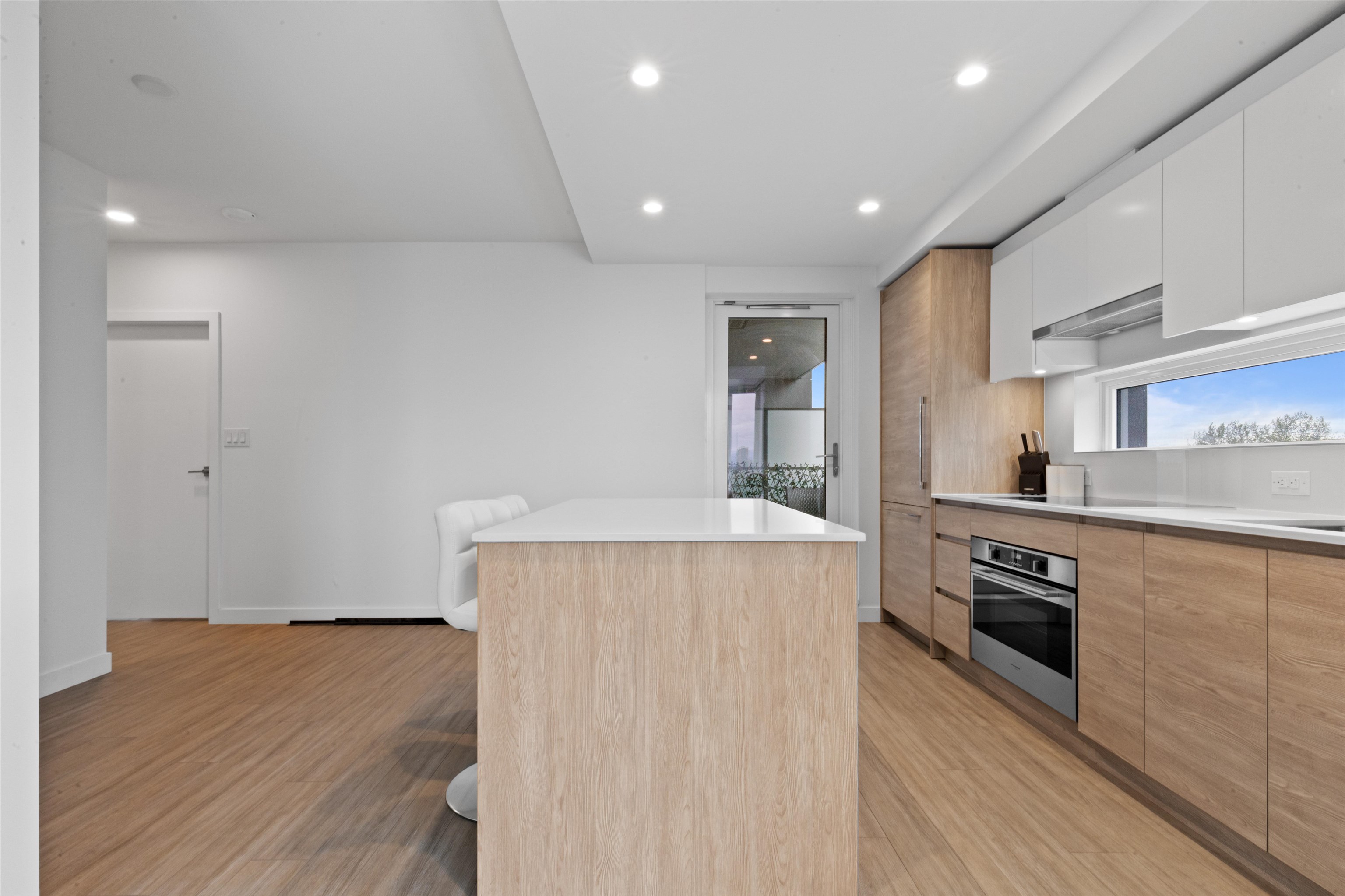 804-13615 Fraser, Surrey, BC, V3T 0P7 - 11