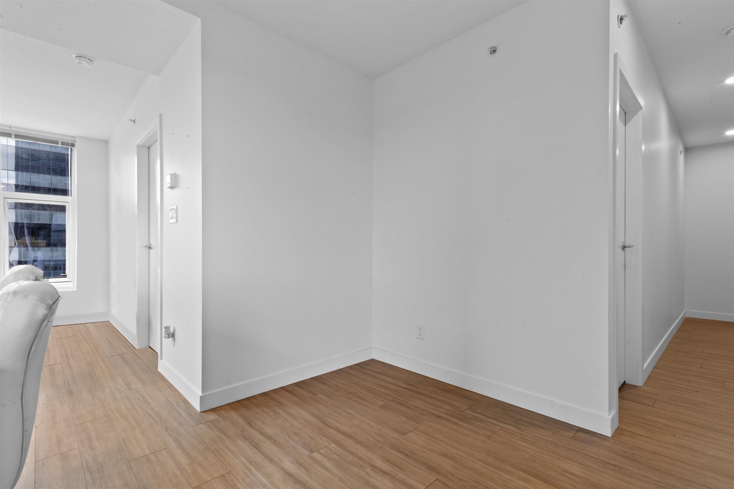 804-13615 Fraser, Surrey, BC, V3T 0P7 - 13