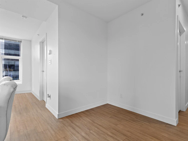 804-13615 Fraser, Surrey, BC, V3T 0P7 - 13