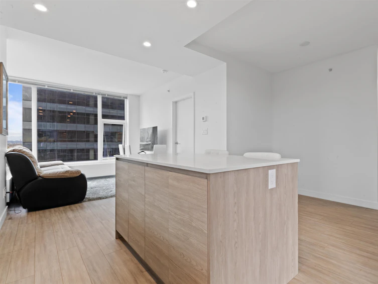 804-13615 Fraser, Surrey, BC, V3T 0P7 - 14