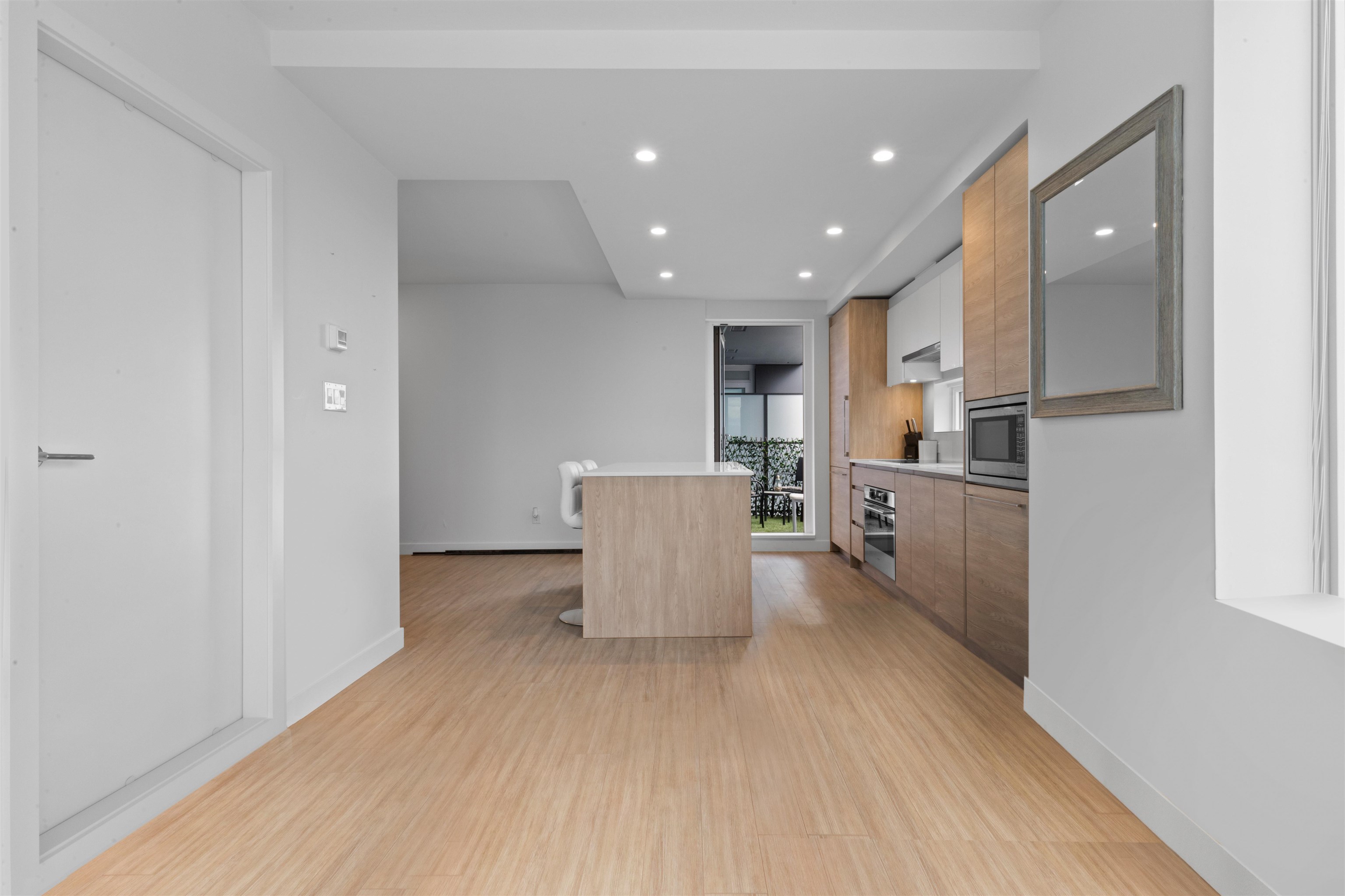 804-13615 Fraser, Surrey, BC, V3T 0P7 - 15