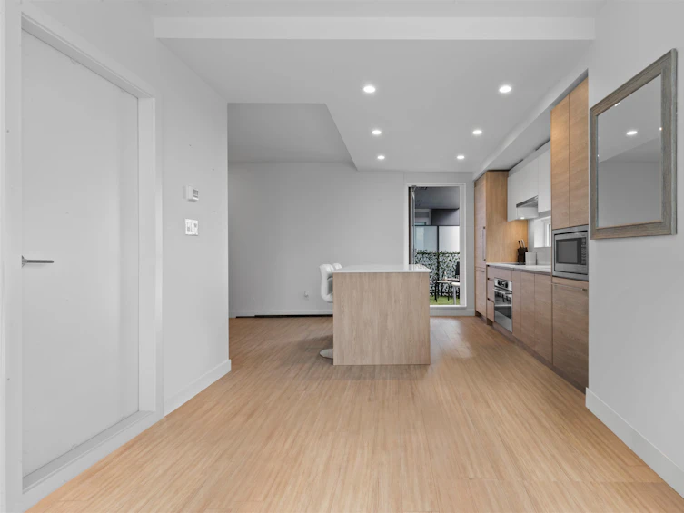 804-13615 Fraser, Surrey, BC, V3T 0P7 - 15