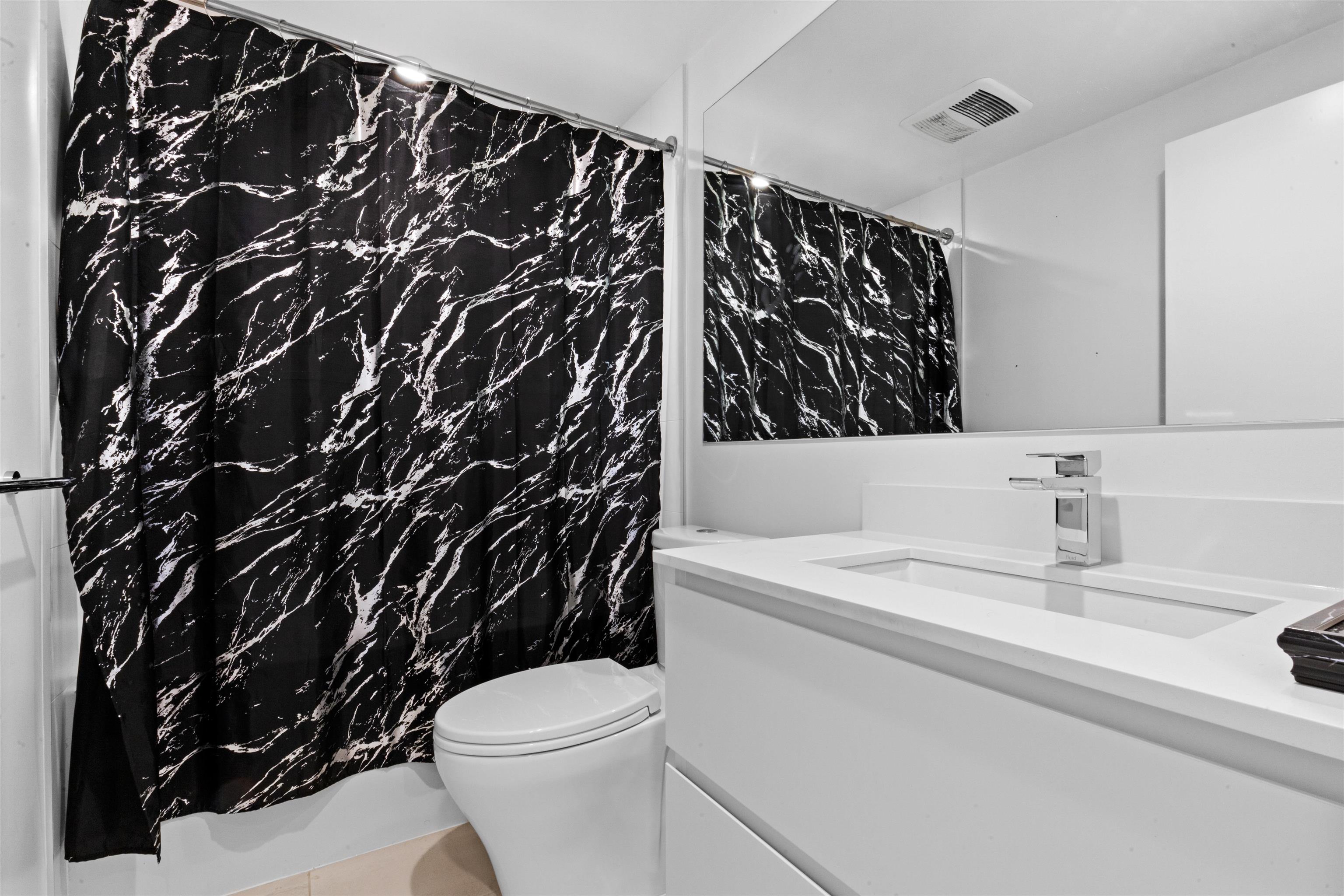 804-13615 Fraser, Surrey, BC, V3T 0P7 - 18