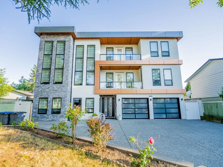 12880 69 Avenue, Surrey, BC, V3W 6W4