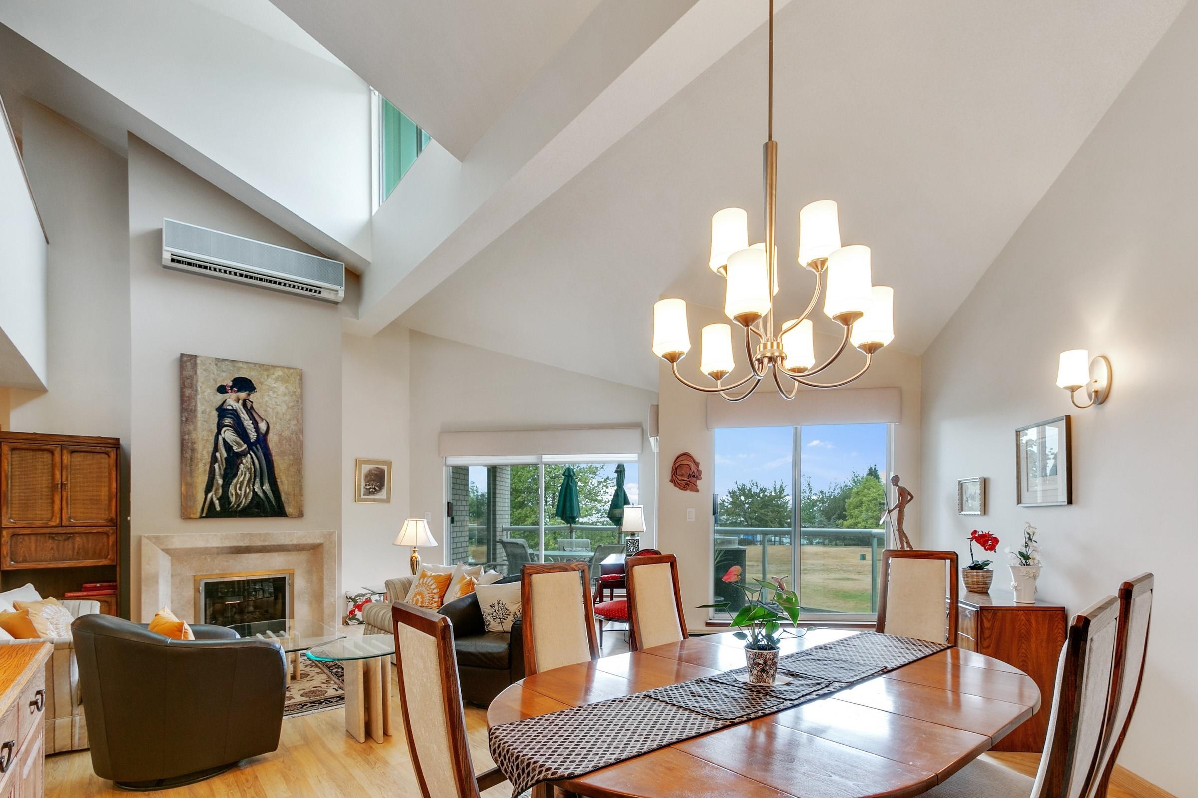 1304-33 Chesterfield Place, North Vancouver, BC, V7M 3K4