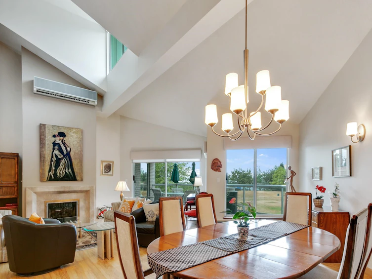 1304-33 Chesterfield Place, North Vancouver, BC, V7M 3K4