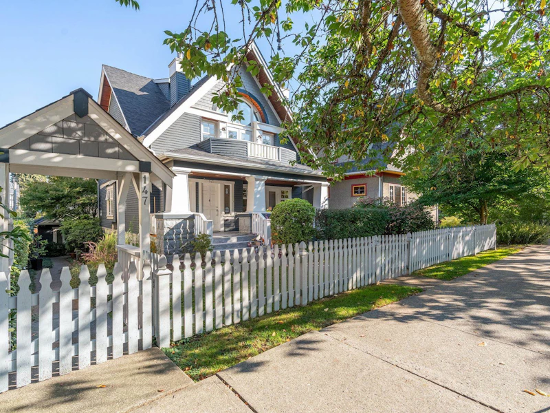 147 W 15th Avenue, Vancouver BC V5Y 1X8