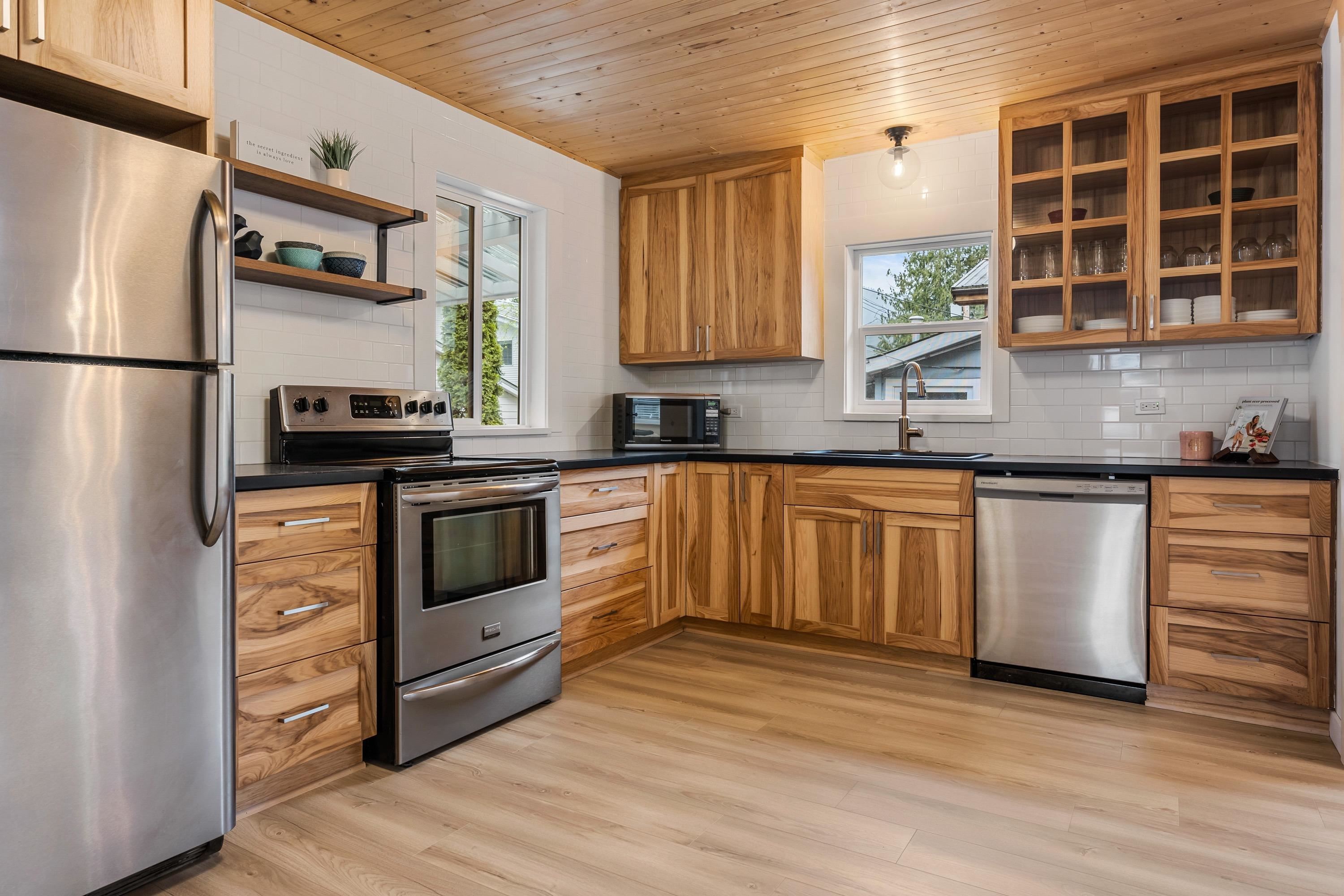 275 Fir Street, Cultus Lake, BC, V2R 4Y5