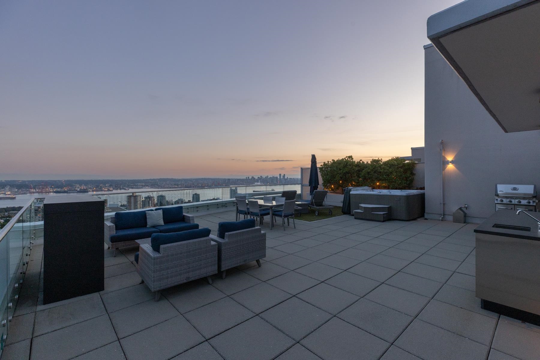 1702-112 E 13th Street, North Vancouver, BC, V7L 0E4