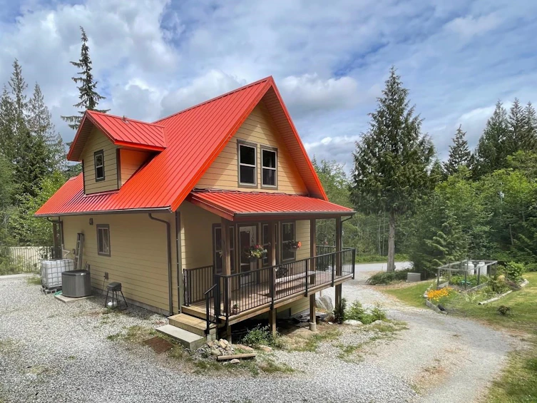 5823 Leaning Tree Road, Halfmoon Bay, BC, V7Z 1C2