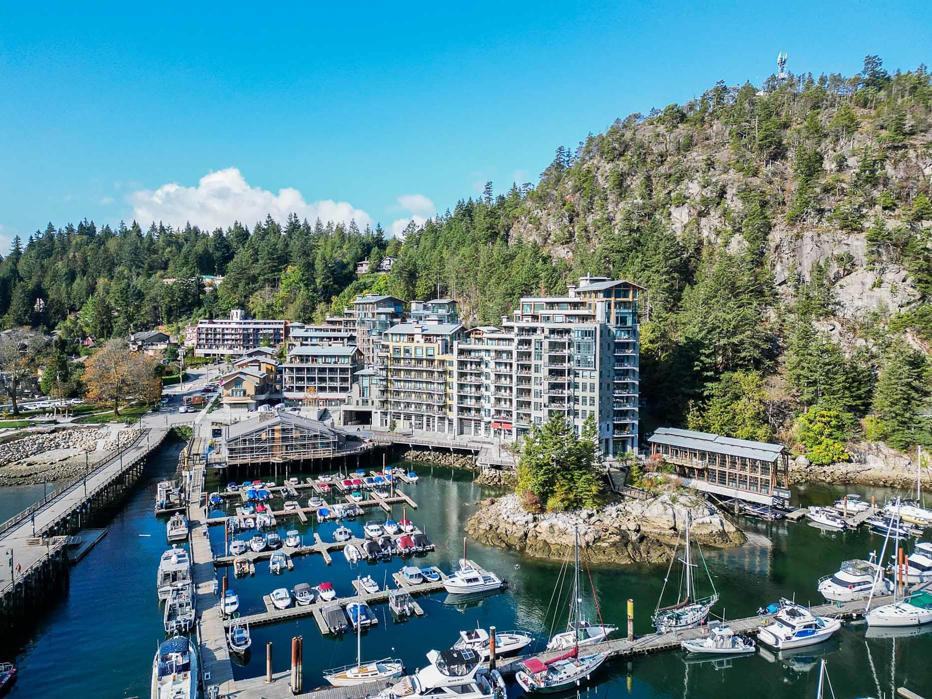 207-6707 Nelson Avenue, West Vancouver, BC, V7W 0A4