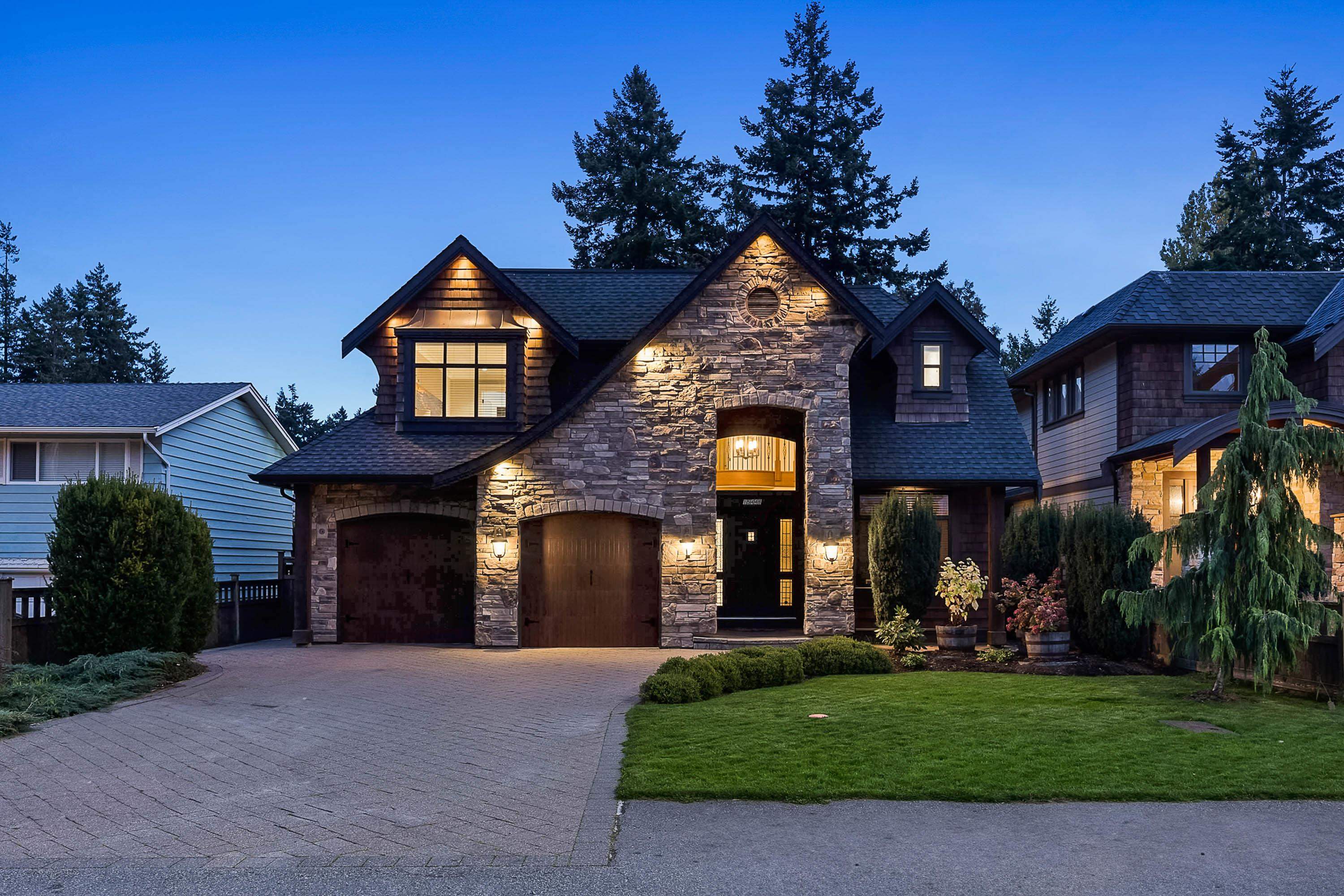 15448 Oxenham Avenue, Surrey, BC, V4B 2J3