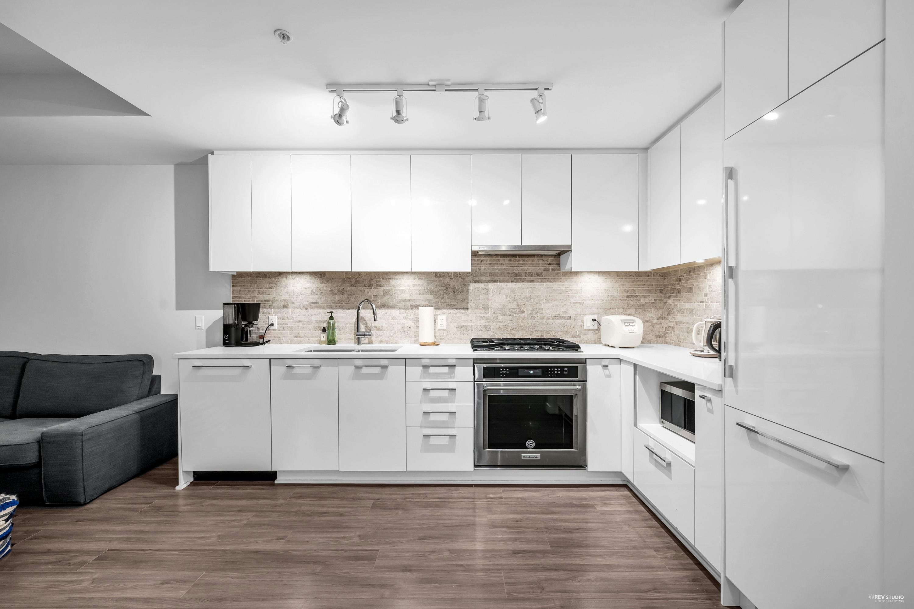 211-9500 Tomicki Avenue, Richmond, BC, V6X 0R9