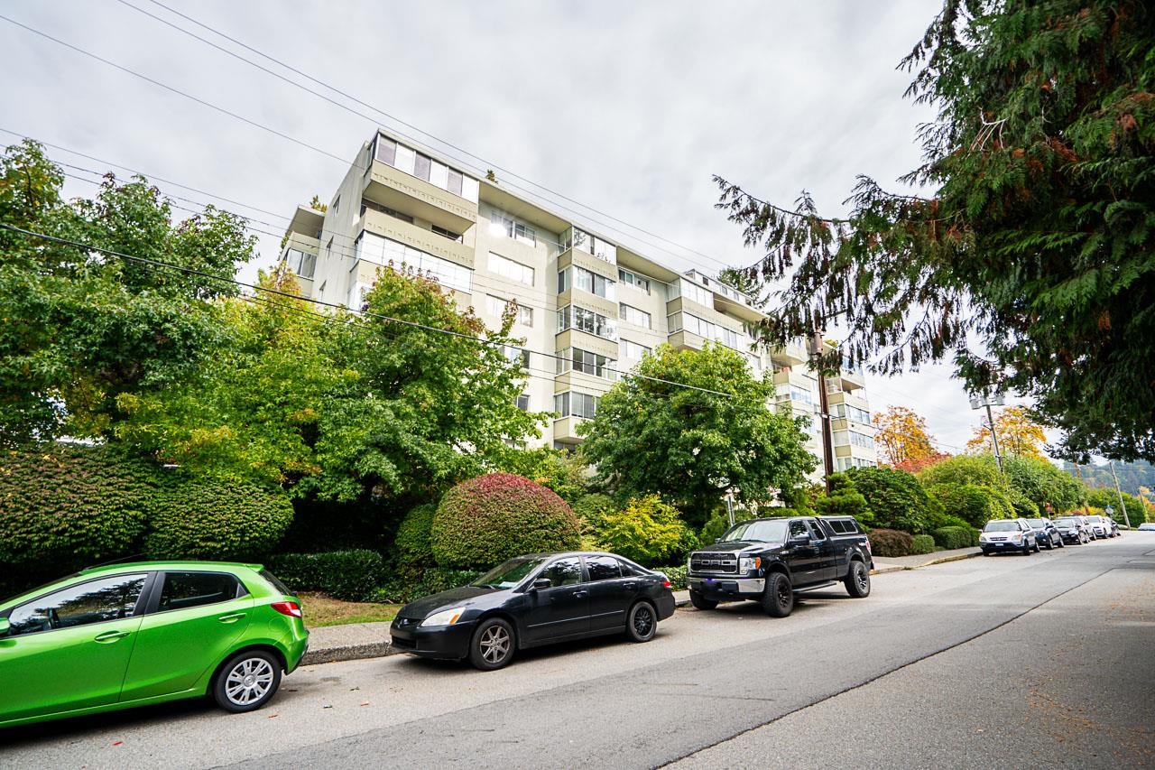 107-1425 Esquimalt Avenue, West Vancouver, BC, V7T 1L1