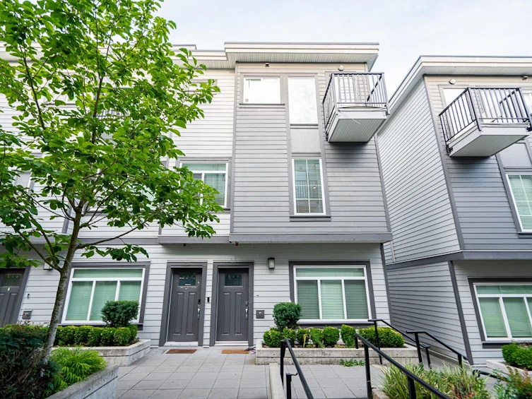25-7247 140 Street, Surrey, BC, V3W 1K8