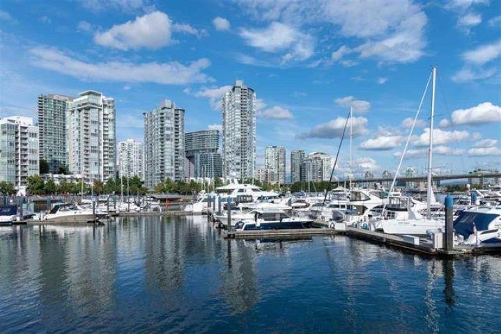 2806-198 Aquarius Mews, Vancouver, BC, V6Z 2Y4