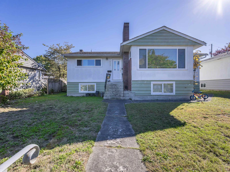 4416 Price Crescent, Burnaby BC V5G 2N4