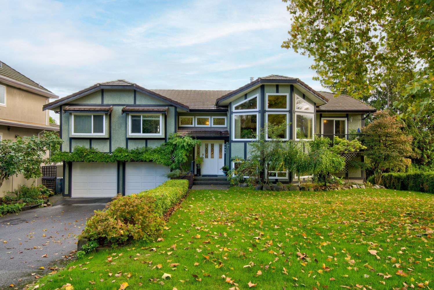 9342 162a Street, Surrey, BC, V4N 2B8