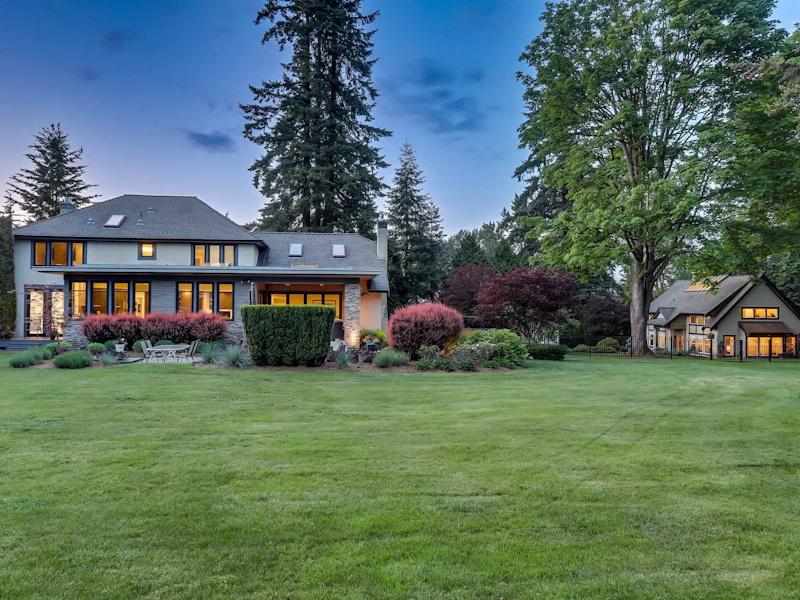 17174 27a Avenue, Surrey BC V3Z 0B3