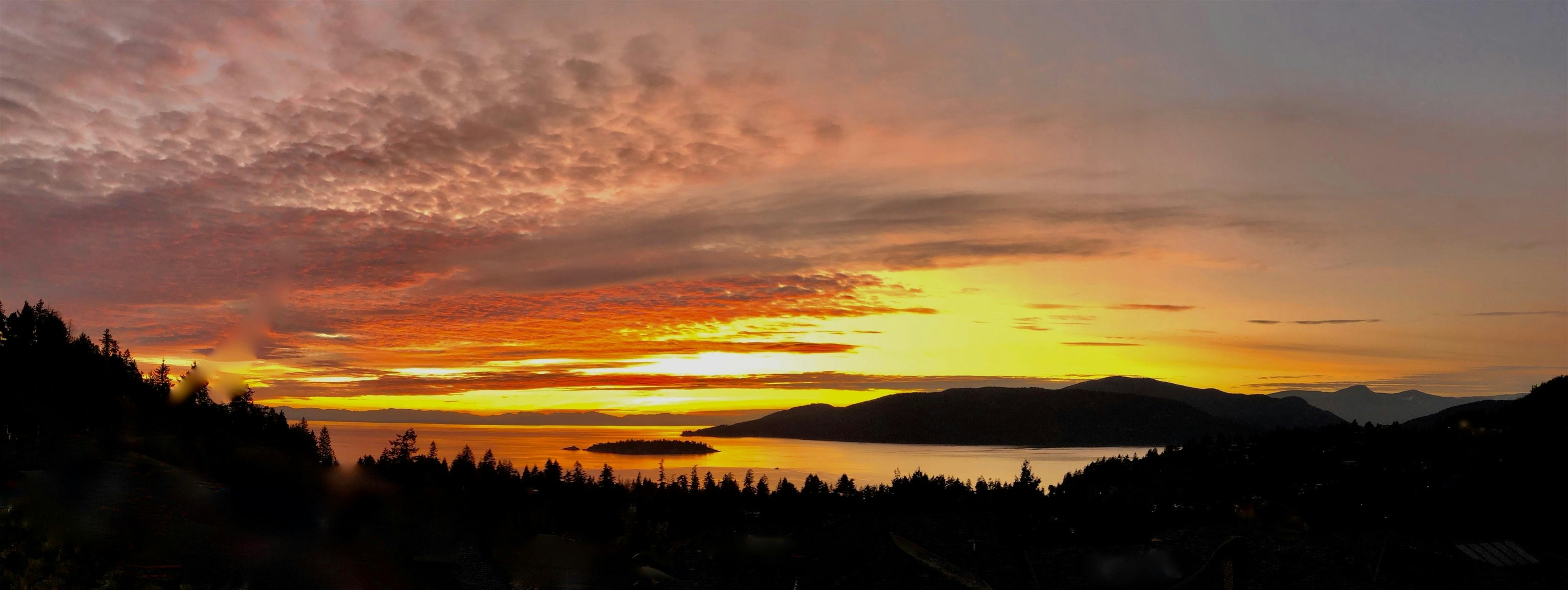 5320 Meadfeild Road, West Vancouver, BC, V7W 3E5