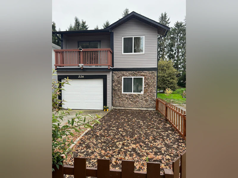 226 Davis Crescent, Langley BC V4W 3K7