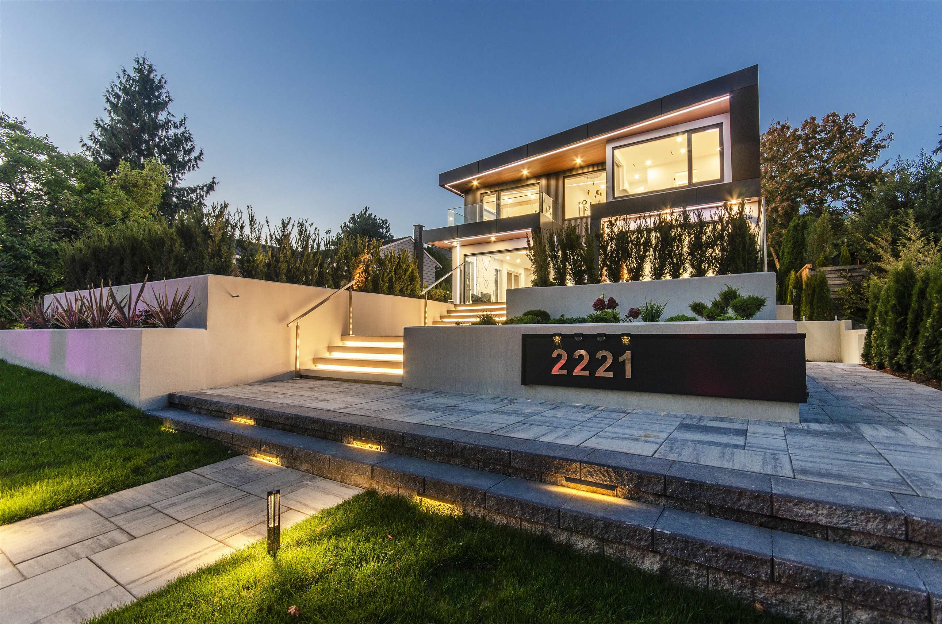 2221 Kings Avenue, West Vancouver, BC, V7V 2C1