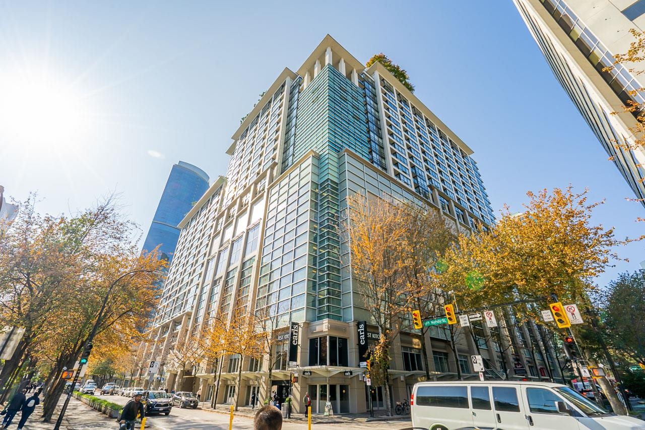 706-933 Hornby Street, Vancouver, BC, V6Z 3G4