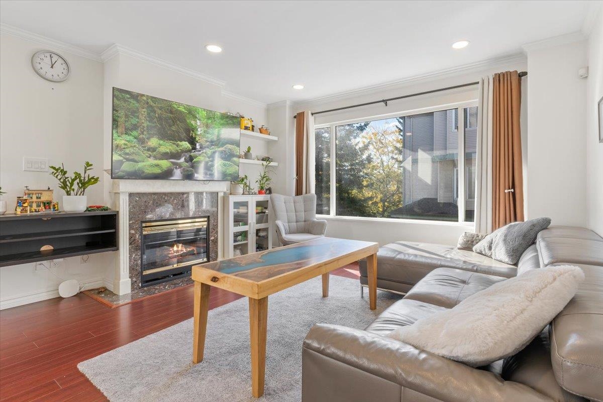 24-22800 Windsor Court, Richmond, BC, V6V 2X6