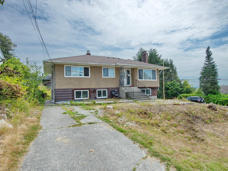 7884 Patterson Avenue, Burnaby, BC, V5J 3P5