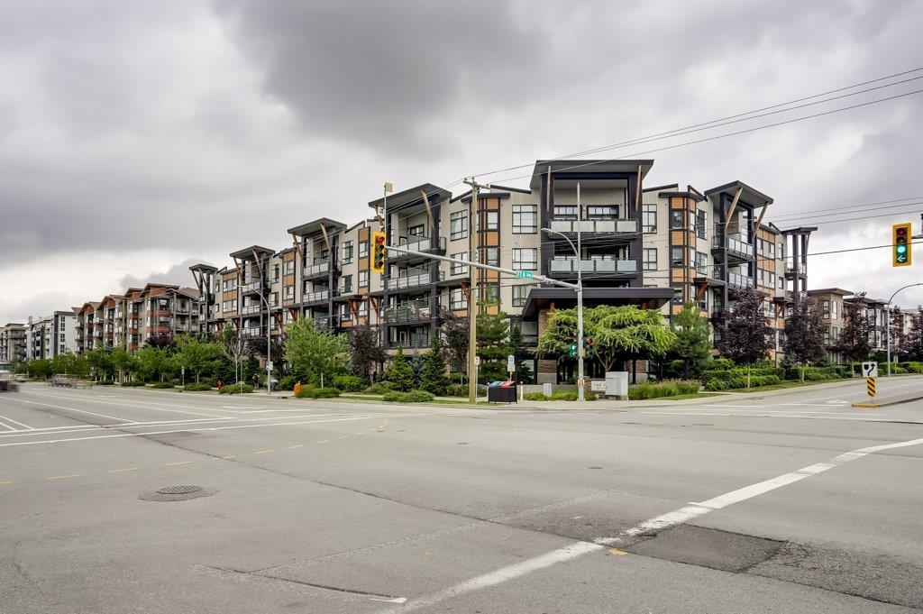 504-20829 77a Avenue, Langley, BC, V2Y 0Y5