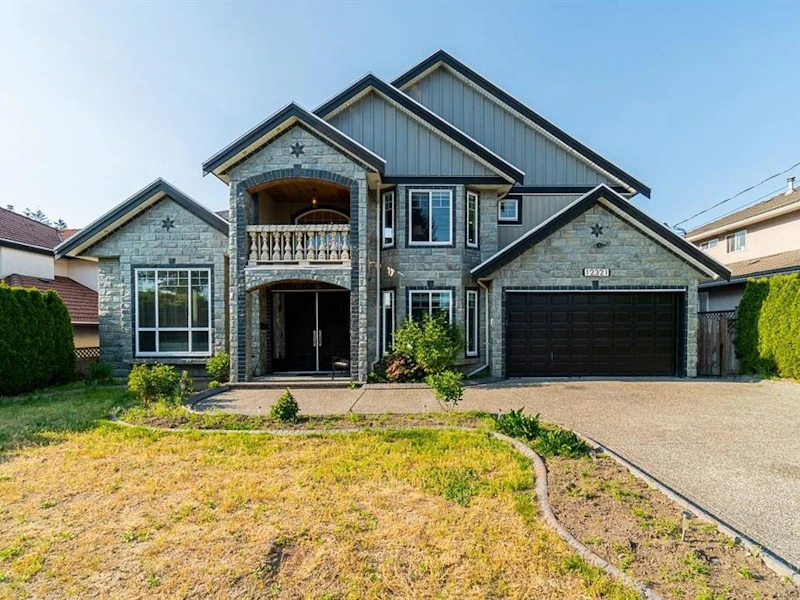 12321 95a Avenue, Surrey BC V3V 1R1