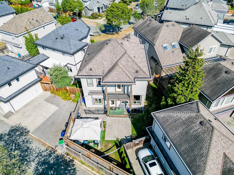 7253 192a Street, Surrey, BC, V4N 5Y3