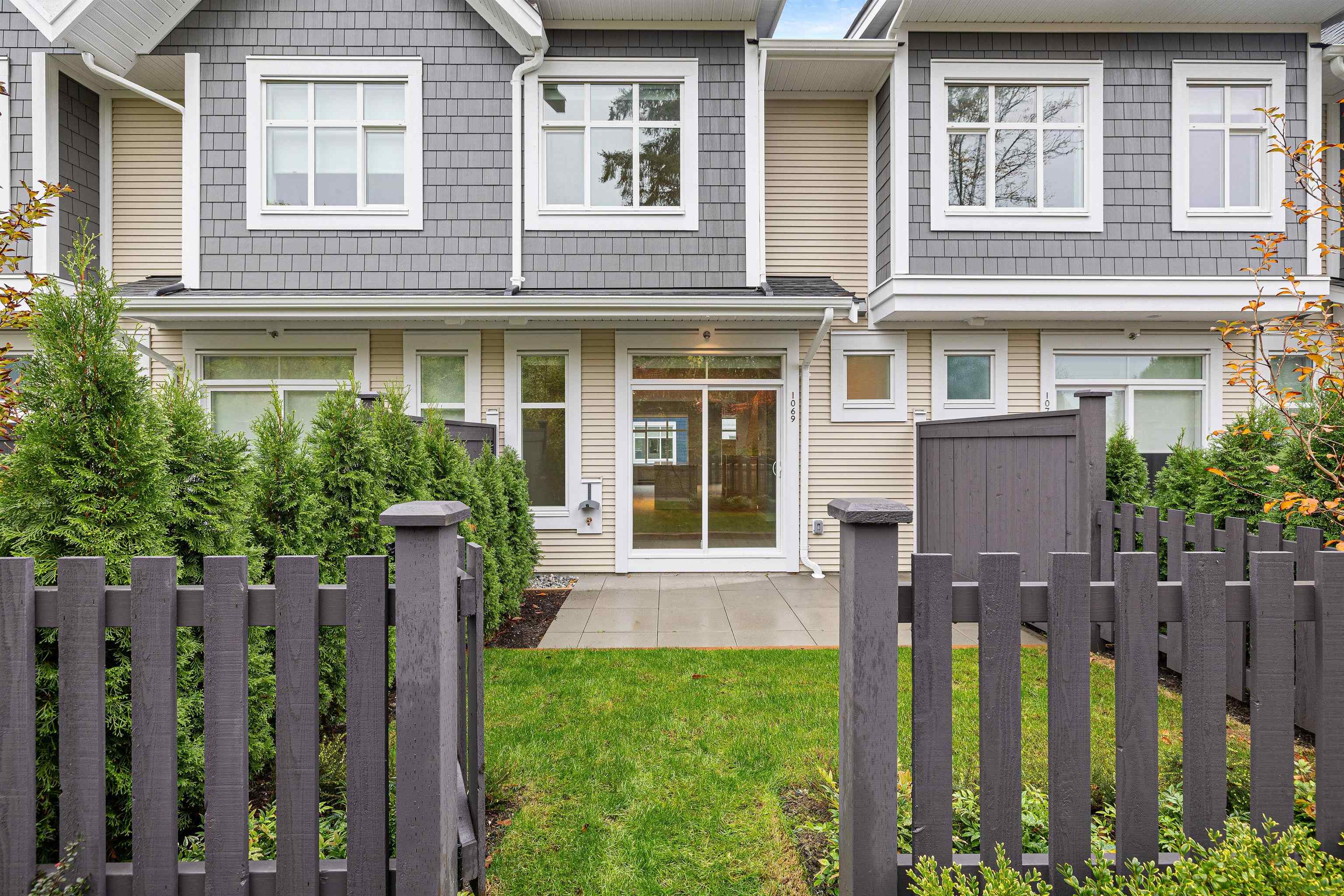 1069-11280 Pazarena Place, Maple Ridge, BC, V2X 9H8