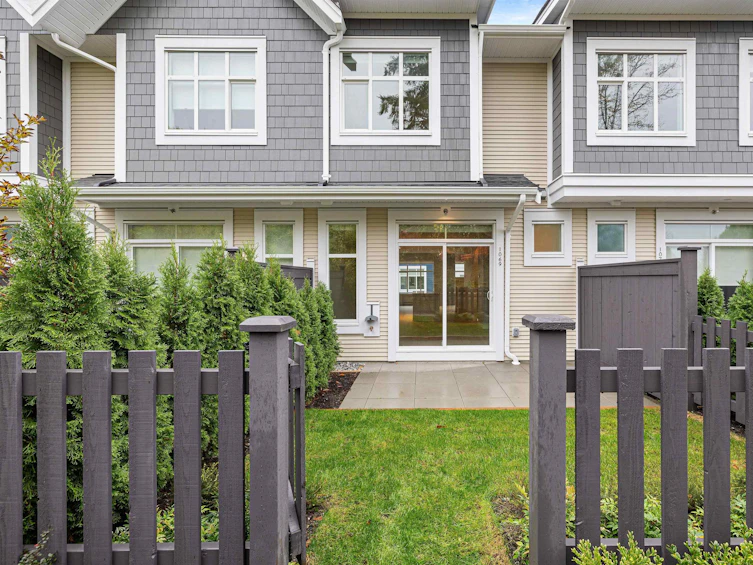 1069-11280 Pazarena Place, Maple Ridge, BC, V2X 9H8