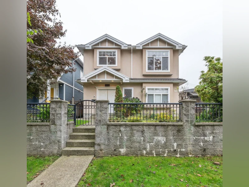 2750 E 21st Avenue, Vancouver BC V5M 2W2