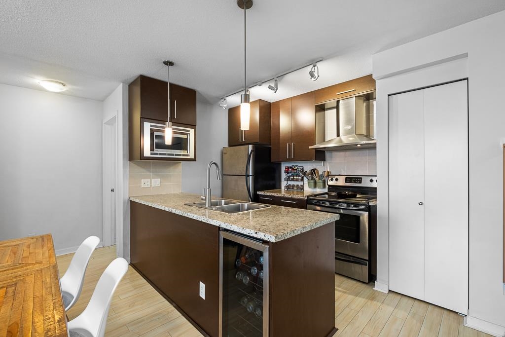 603-689 Abbott Street, Vancouver, BC, V6B 0J2