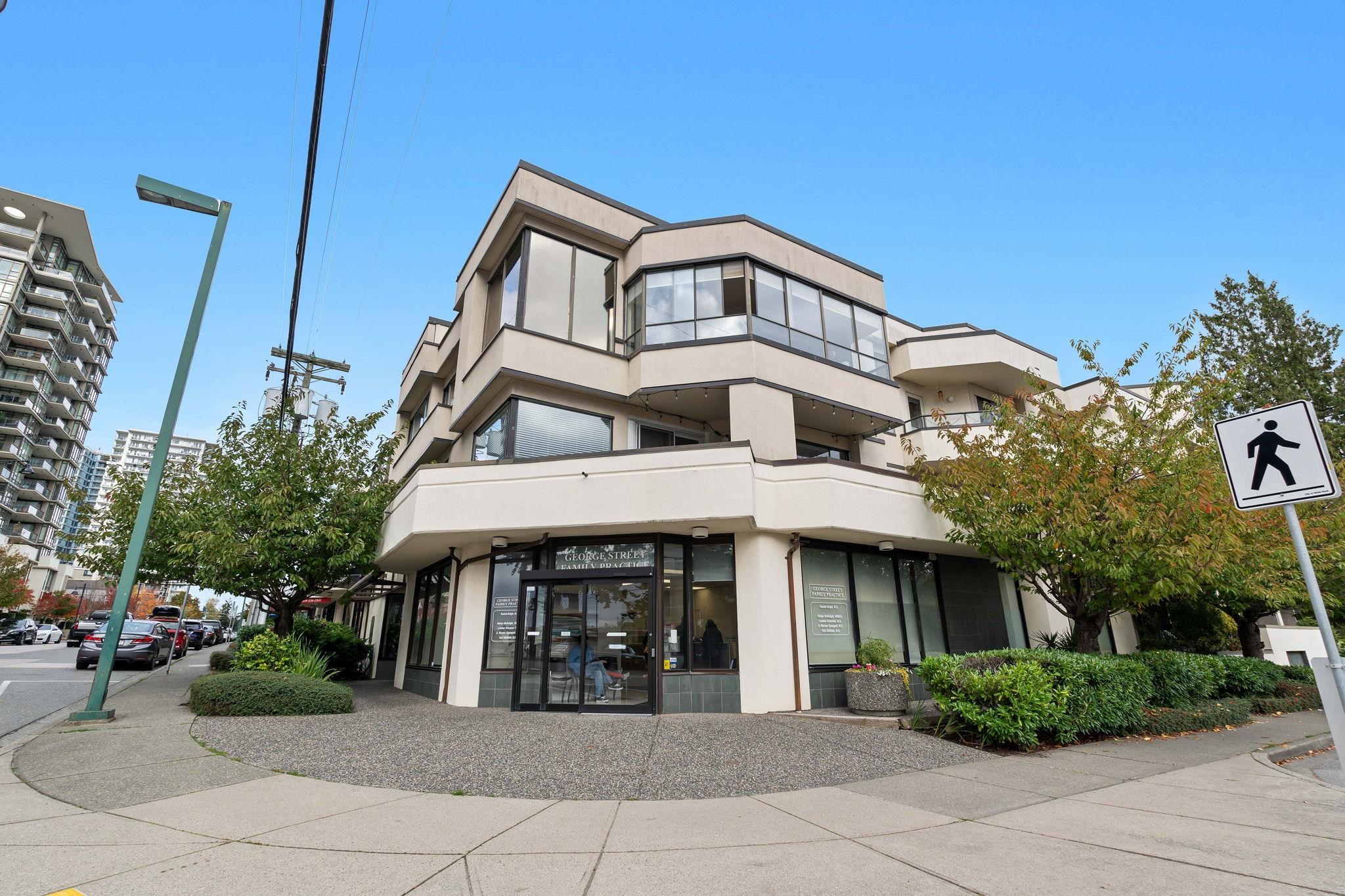 3F-1400 George Street, Surrey, BC, V4B 4A3