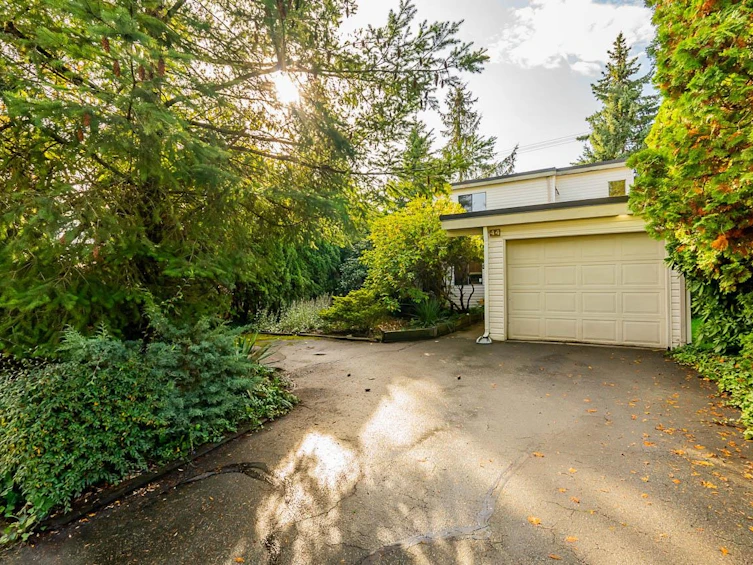 44-8555 King George Boulevard, Surrey, BC, V3W 5C3