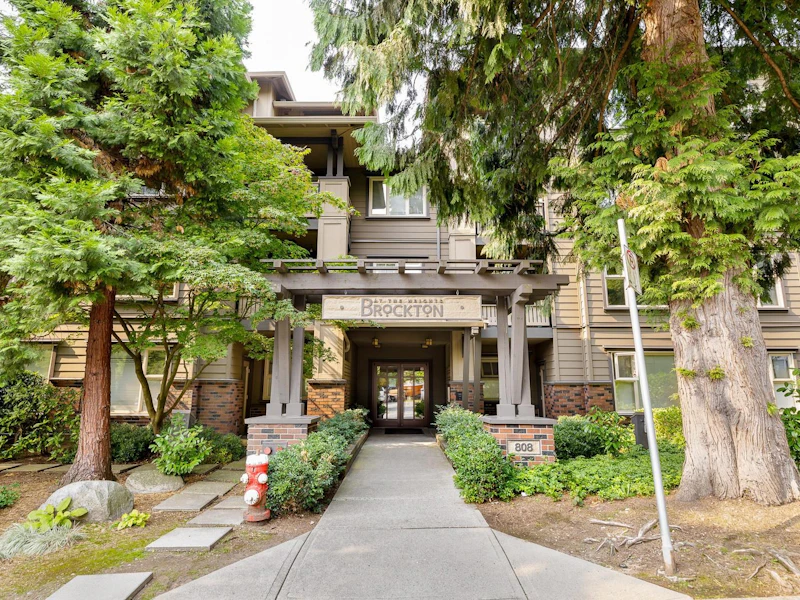 111 - 808 Sangster Place, New Westminster BC V3L 5W3