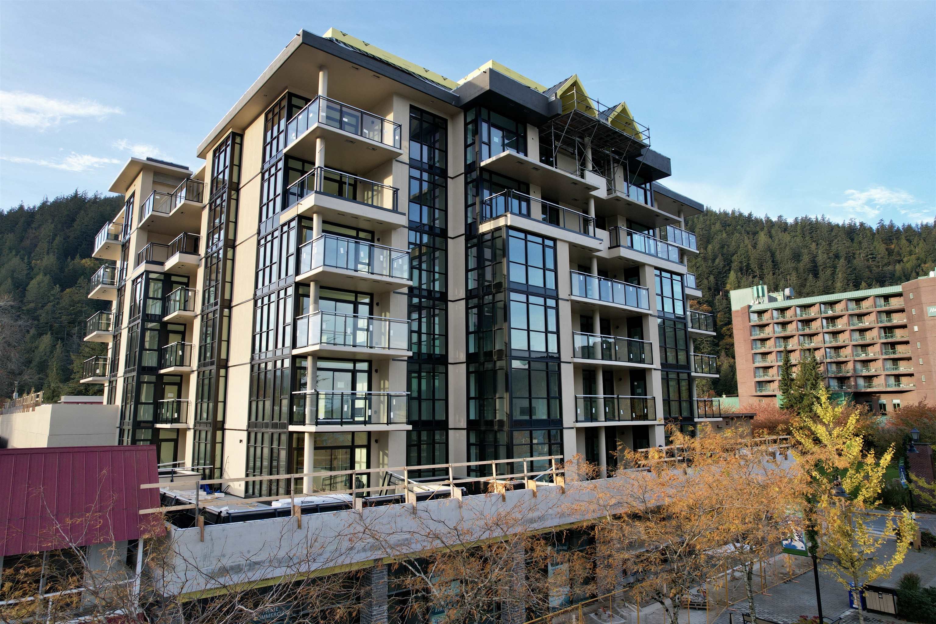 402-120 Esplanade Avenue, Harrison Hot Springs, BC, V0M 1K0