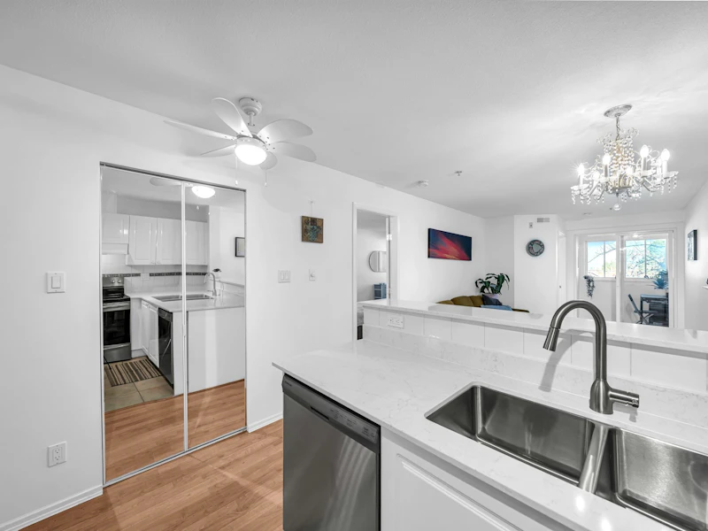 307 - 868 Kingsway Avenue, Vancouver BC V5V 3C3