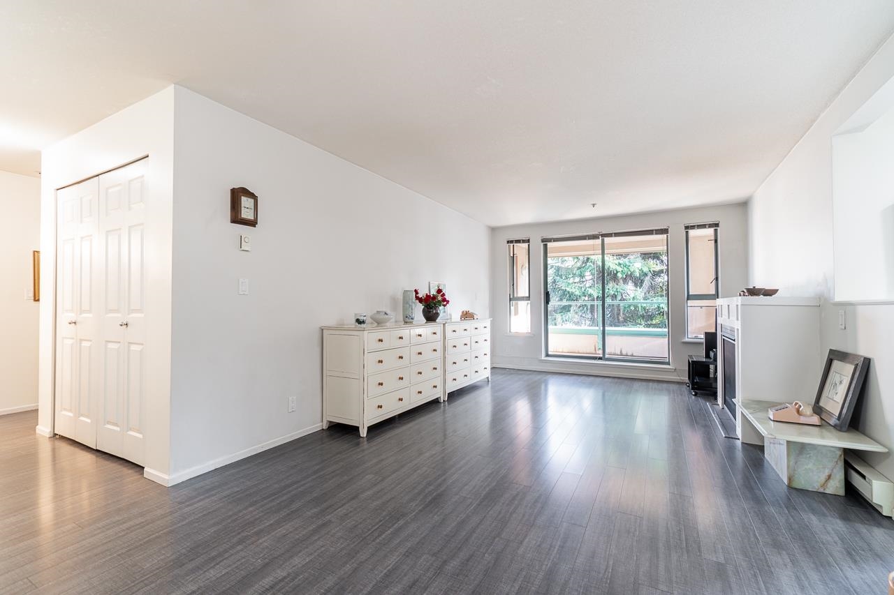 202-223 Mountain Highway, North Vancouver, BC, V7J 3V3