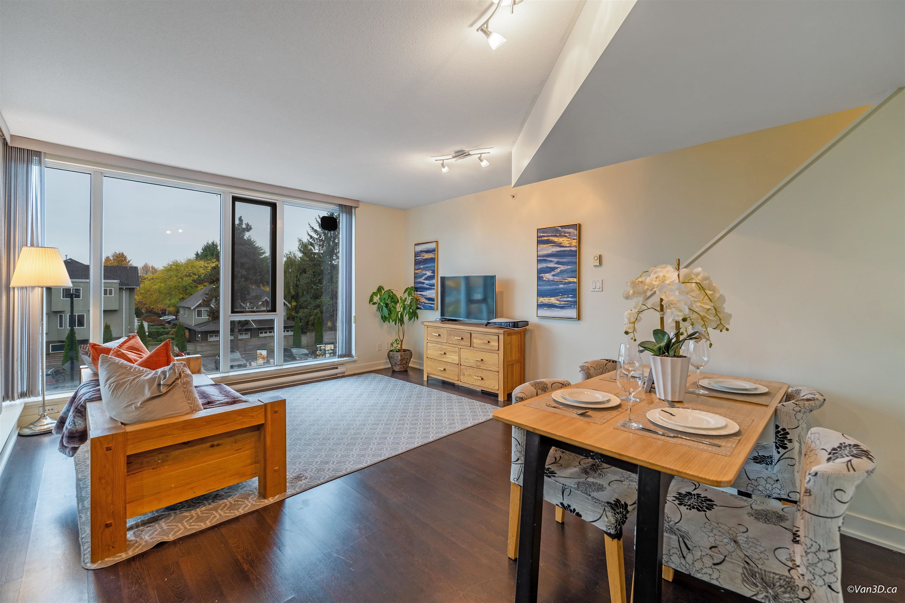 315-7080 No. 3 Road, Richmond, BC, V6Y 0B5