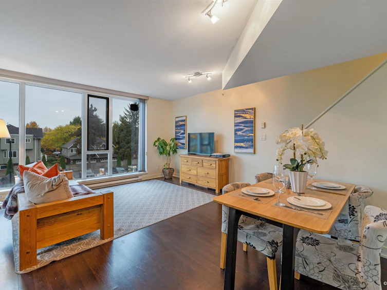 315-7080 No. 3 Road, Richmond, BC, V6Y 0B5