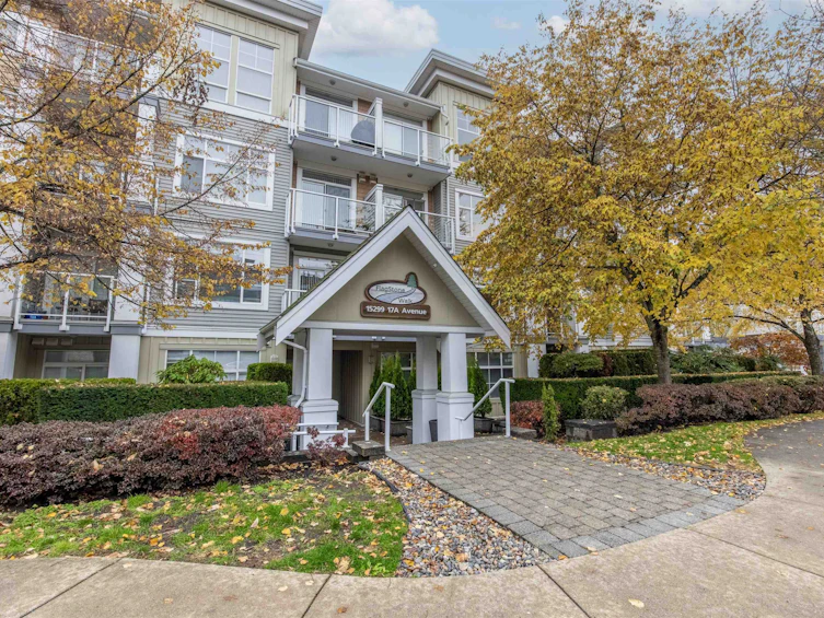 303-15299 17a Avenue, Surrey, BC, V4A 1V4
