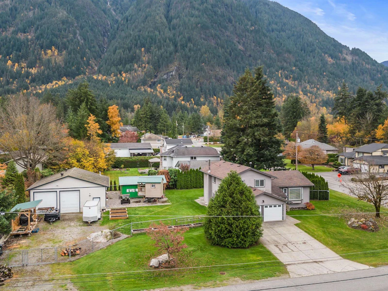 65622 Birchtrees Drive, Hope BC V0X 1L1
