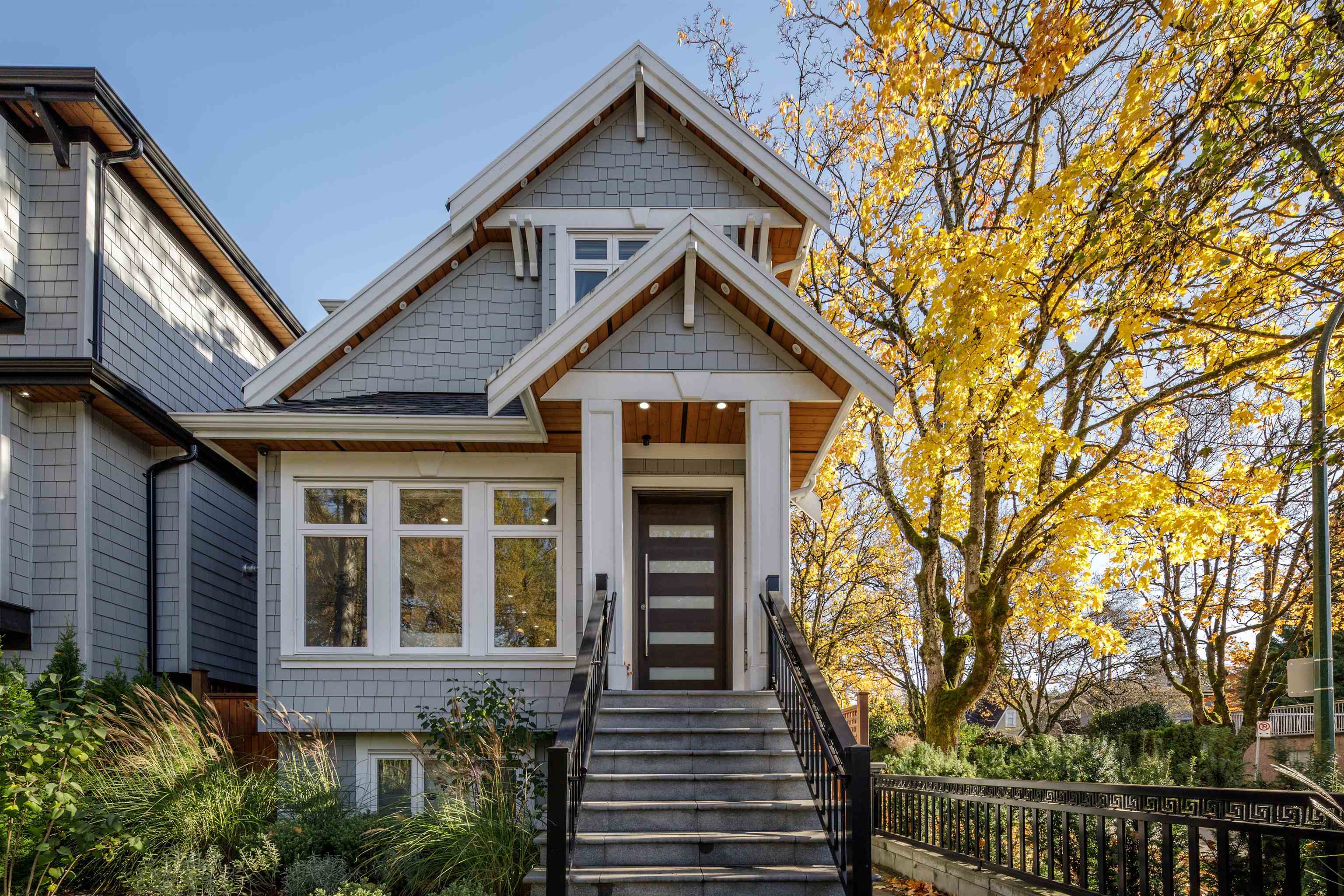 4898 Dunbar Street, Vancouver, BC, V6S 2H3