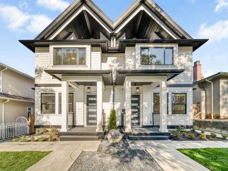 2-2537 E 20th Avenue, Vancouver, BC, V5M 2T5